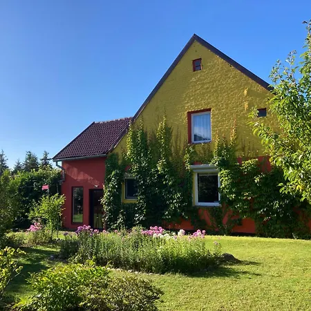Kunterbunt: Urgemütlich Und Fast Perfekt * Hohen Wangelin